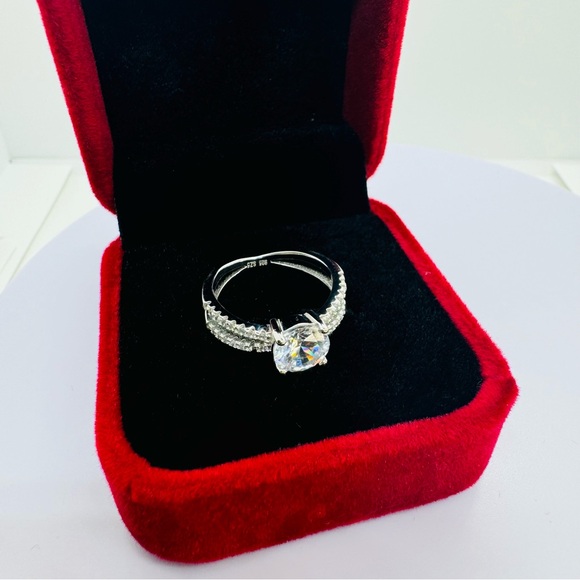 Enchanting Moissanite Solitaire Diamond Ring 925 sterling silver Handmade Size 5 - Picture 3 of 7